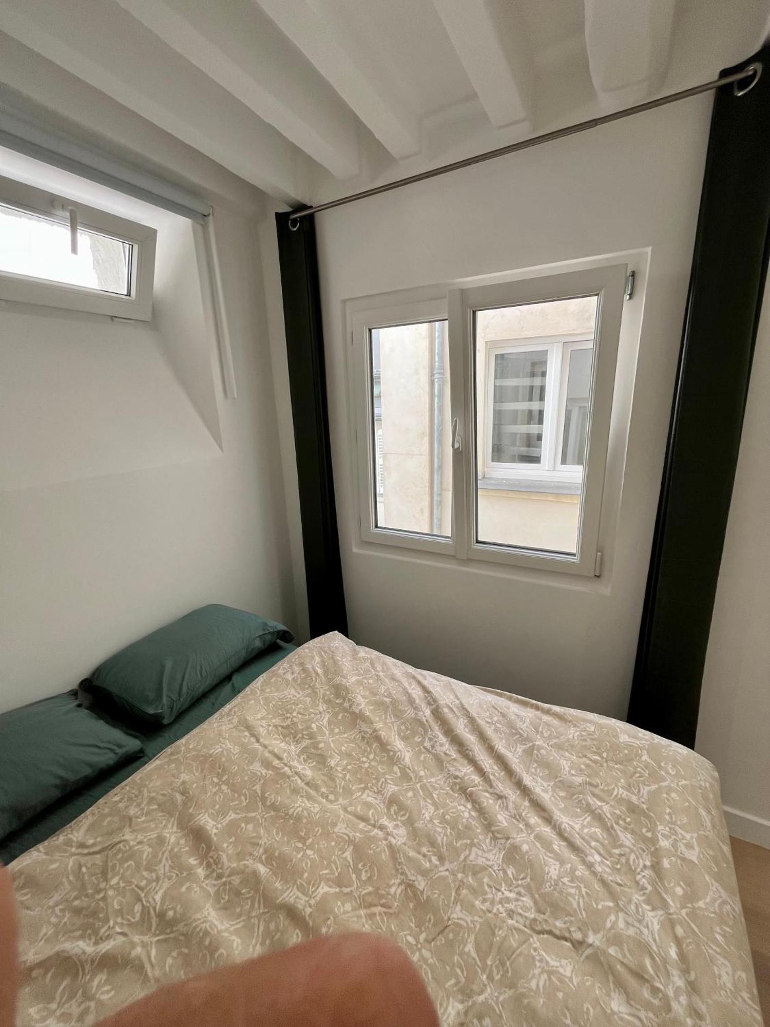 Au Coeur De Pres Du Louvre Apartment
